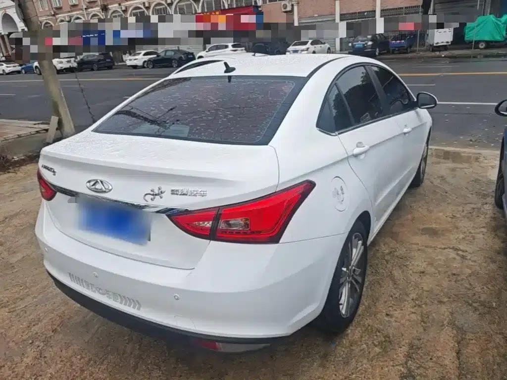 Chery Arrizo 5 2017 1.5L Manual Deluxe Edition — миниатюра 7
