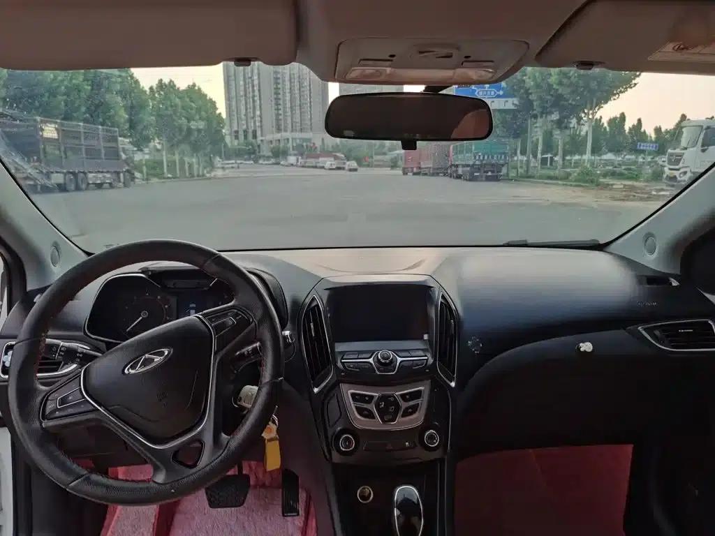 Chery Arrizo 5 2016 1.5L CVT Trendsetter Edition — миниатюра 13