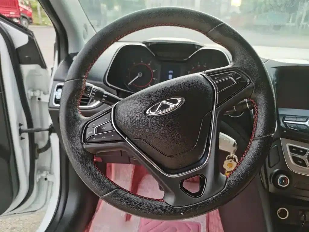 Chery Arrizo 5 2016 1.5L CVT Trendsetter Edition — миниатюра 3
