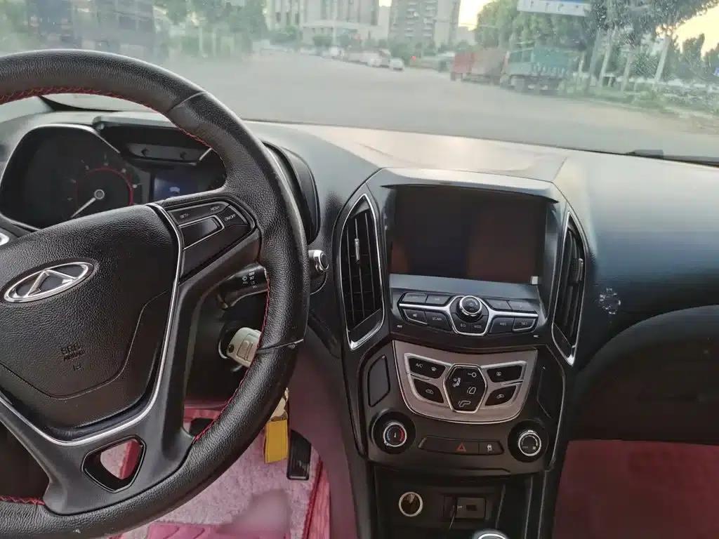 Chery Arrizo 5 2016 1.5L CVT Trendsetter Edition — миниатюра 6