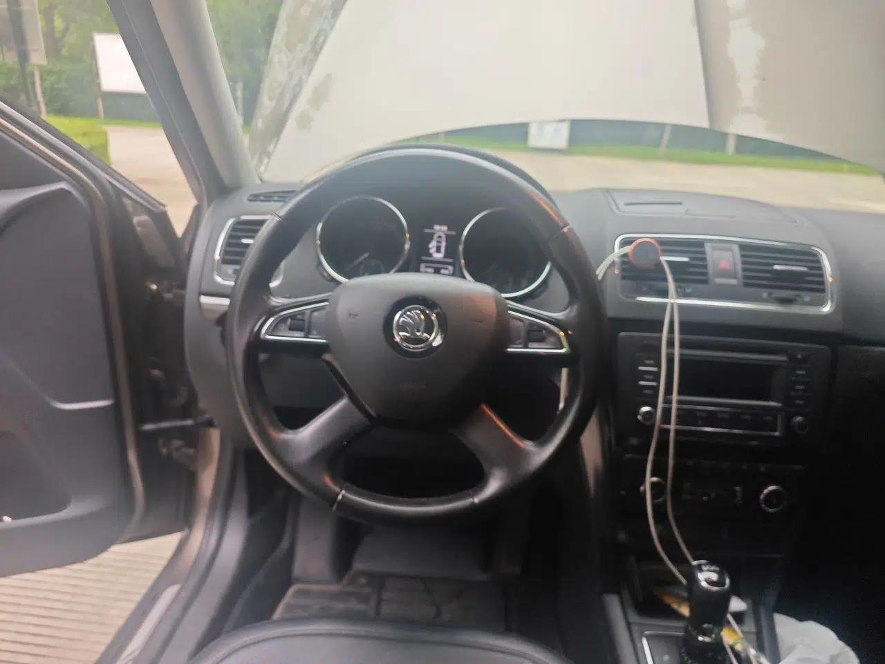 Skoda Yeti 2014 1.4TSI DSG All-Wheel Drive Version — миниатюра 10