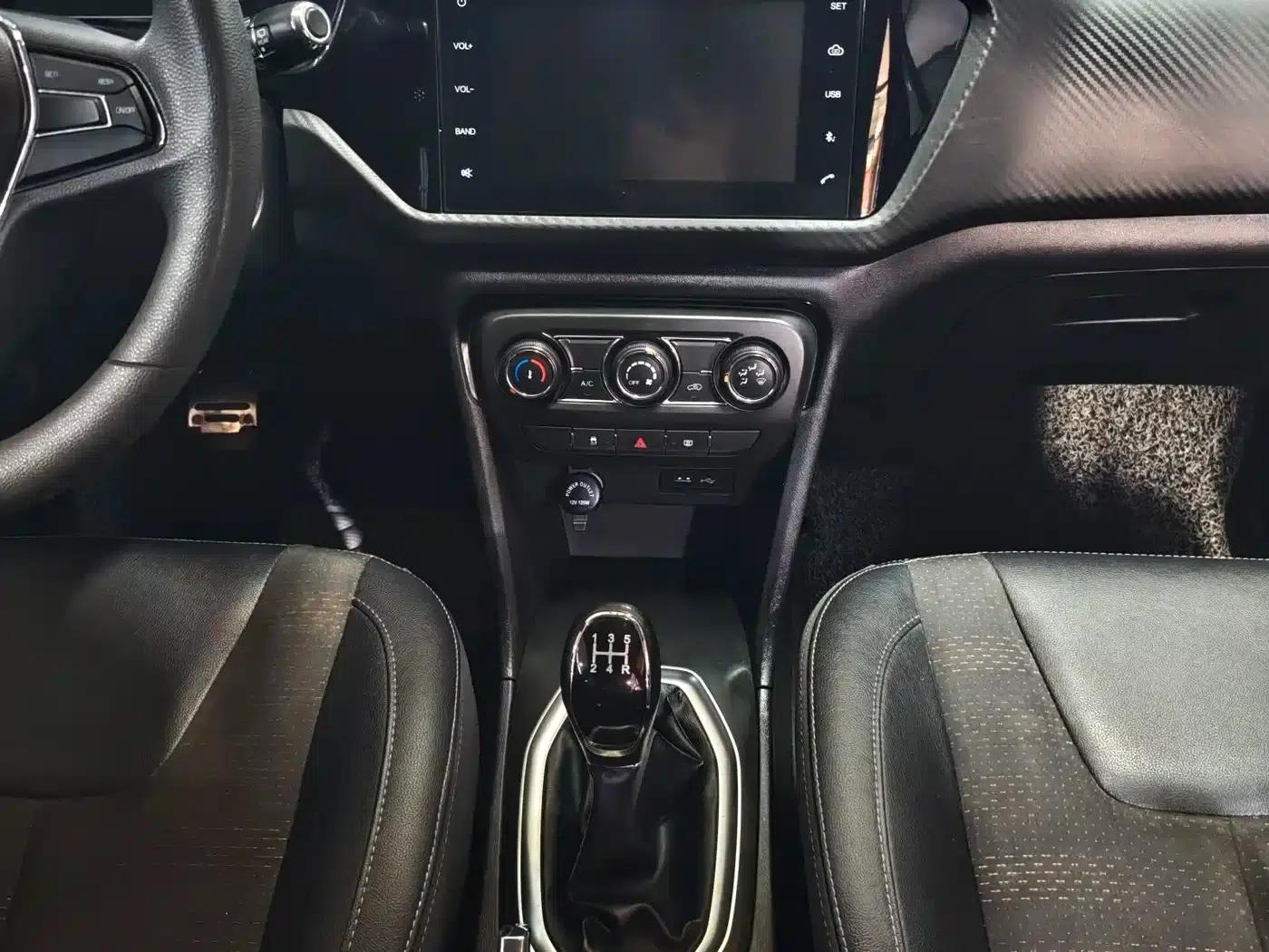 Chery Tiggo 3x 2018 1.5L Manual Elite Edition — миниатюра 7