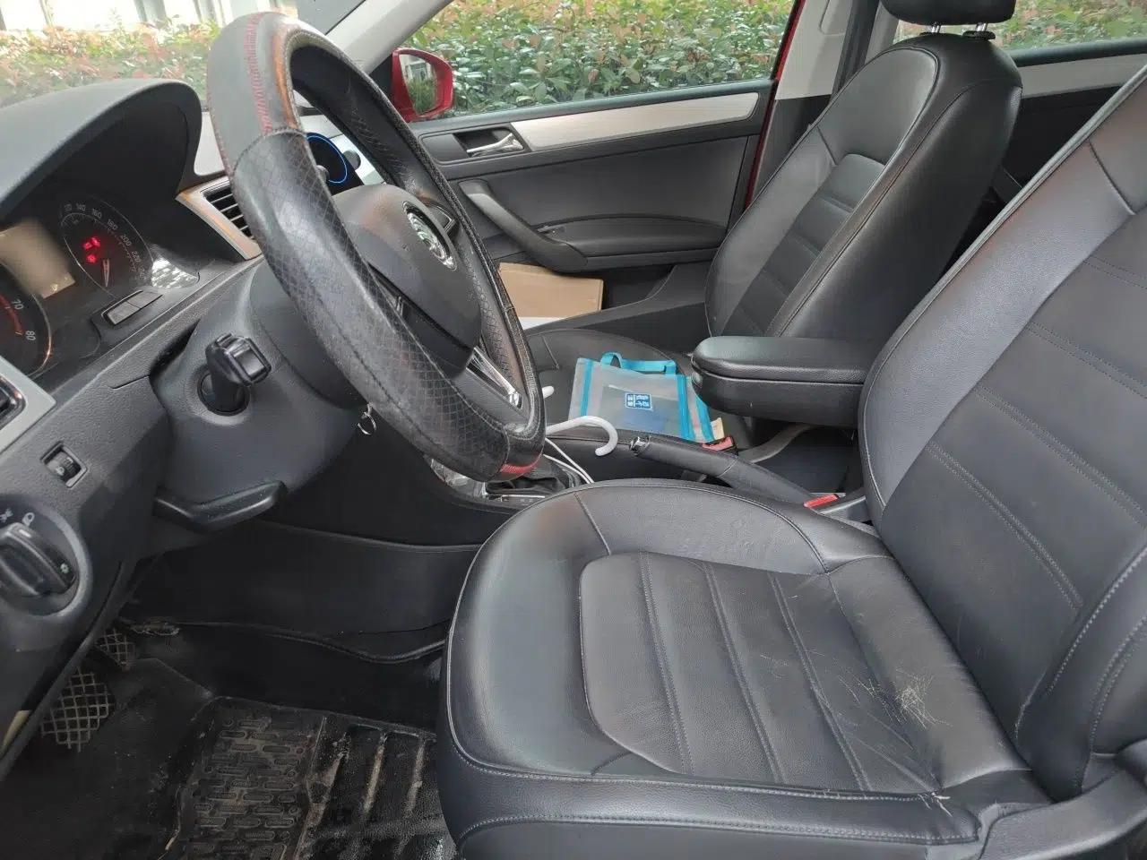 Skoda Rapid Spaceback 2014 1.6L Automatic Enjoyment Edition — миниатюра 13