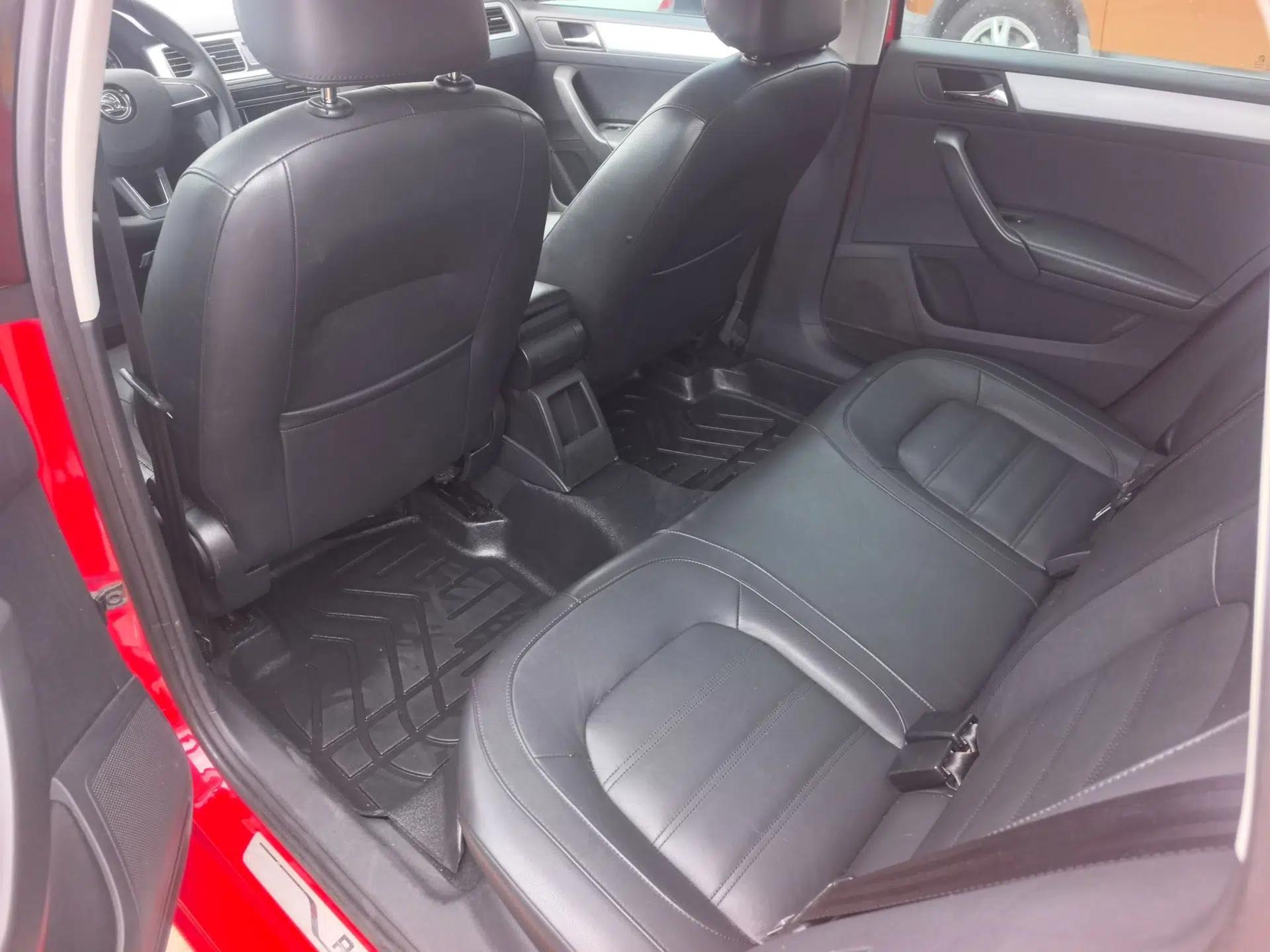 Skoda Rapid Spaceback 2014 1.6L Automatic Enjoyment Edition — миниатюра 17