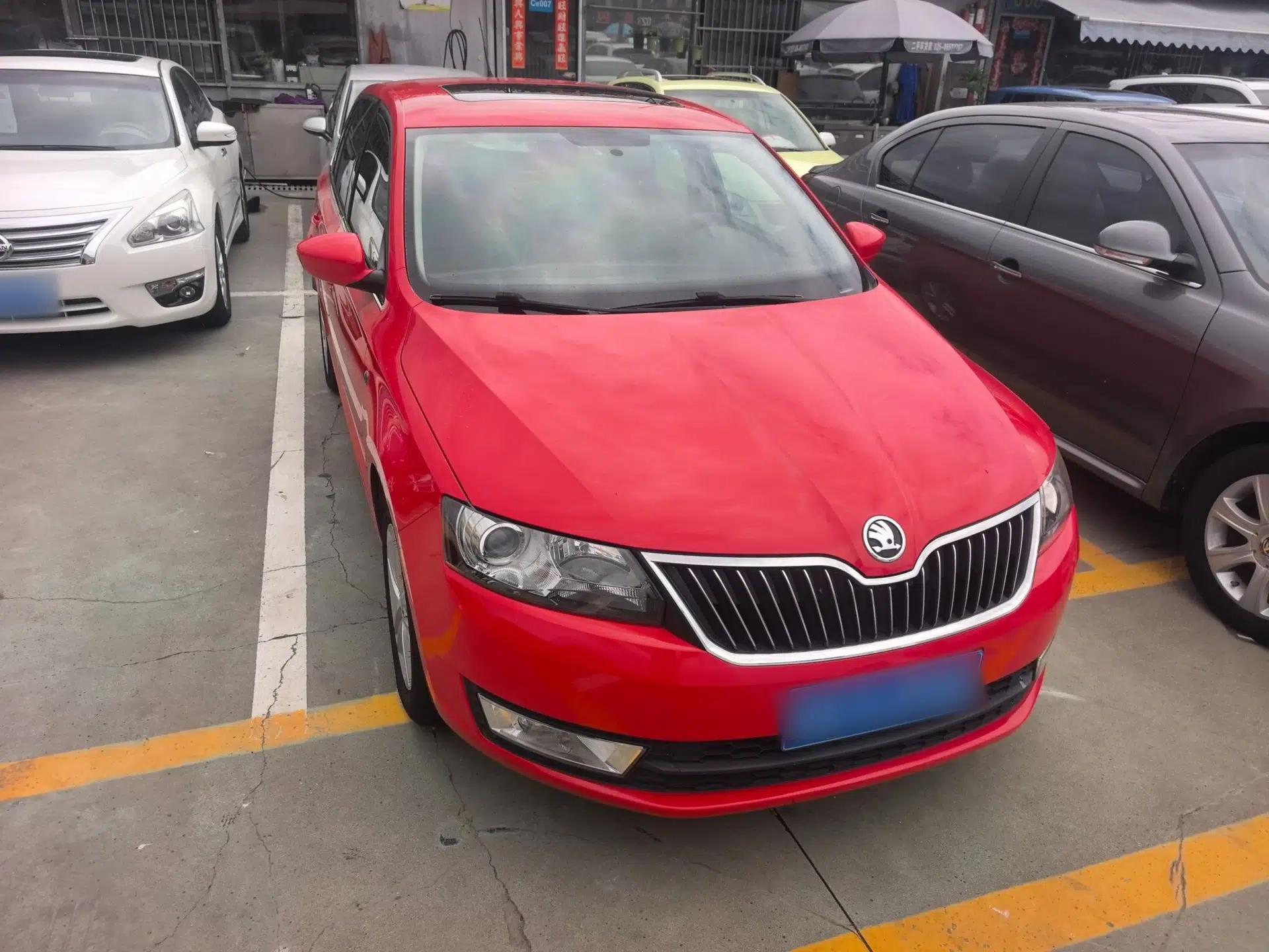 Skoda Rapid Spaceback 2014 1.6L Automatic Enjoyment Edition — миниатюра 4