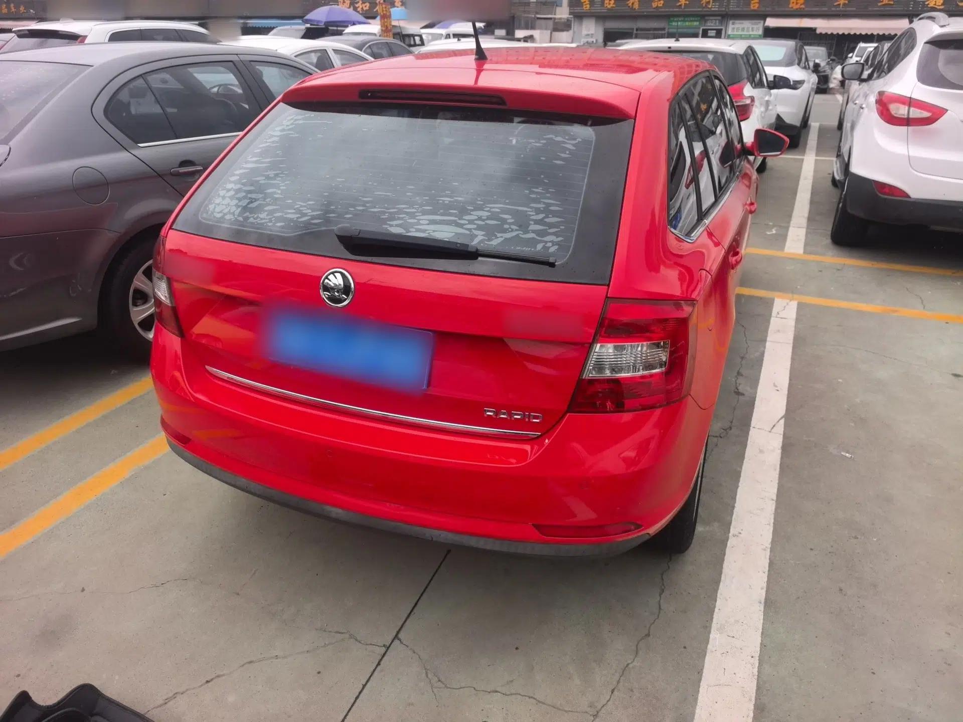 Skoda Rapid Spaceback 2014 1.6L Automatic Enjoyment Edition — миниатюра 6