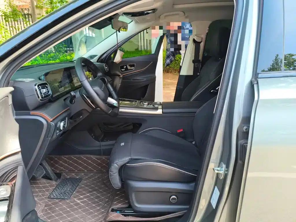 Chery Tiggo 9 2023 2.0T Dual-Clutch Two-Wheel Drive Luxury Edition 5-Seater — миниатюра 8