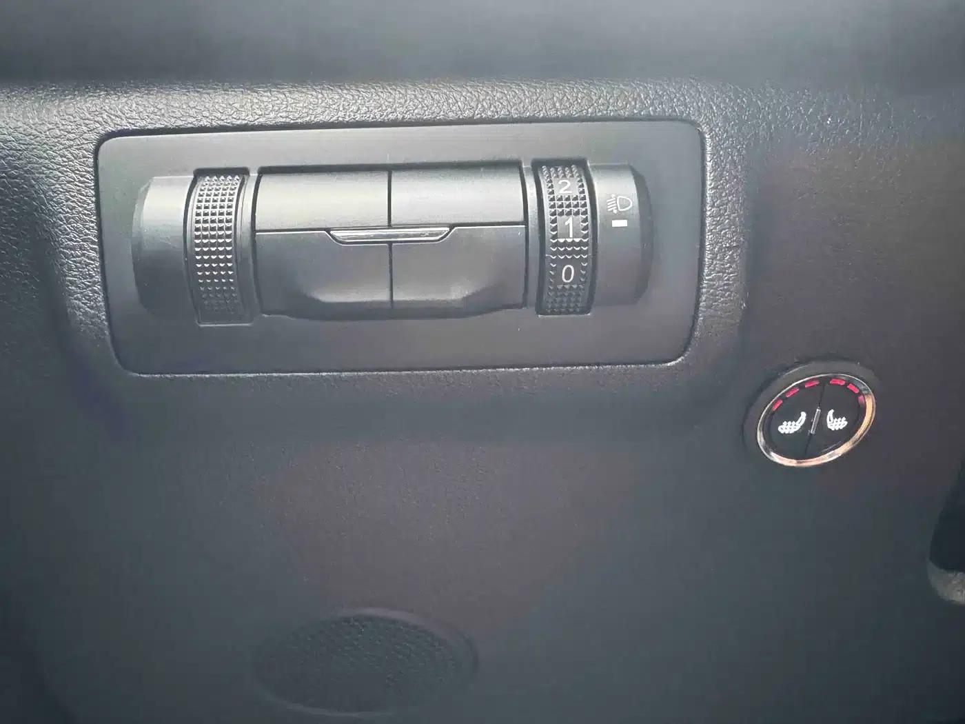 Chery Tiggo 7 PLUS 2021 1.5T CVT Premium Edition — миниатюра 11