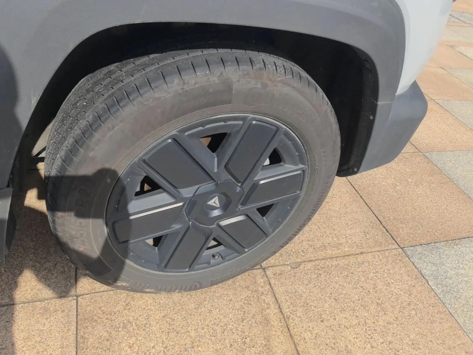 Deepal G318 2024 Four-Wheel-Drive Air Suspension Model — миниатюра 11