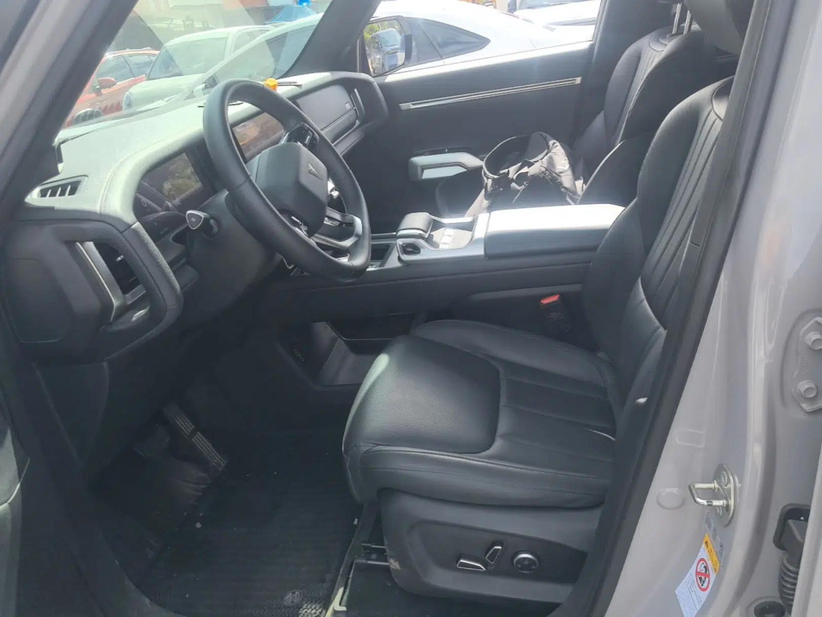 Deepal G318 2024 Four-Wheel-Drive Air Suspension Model — миниатюра 17