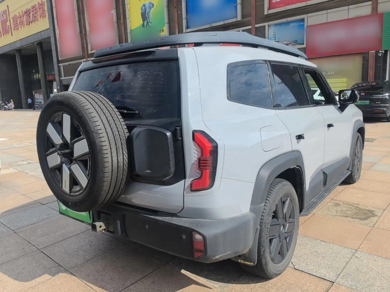 Deepal G318 2024 Four-Wheel-Drive Air Suspension Model — миниатюра 6
