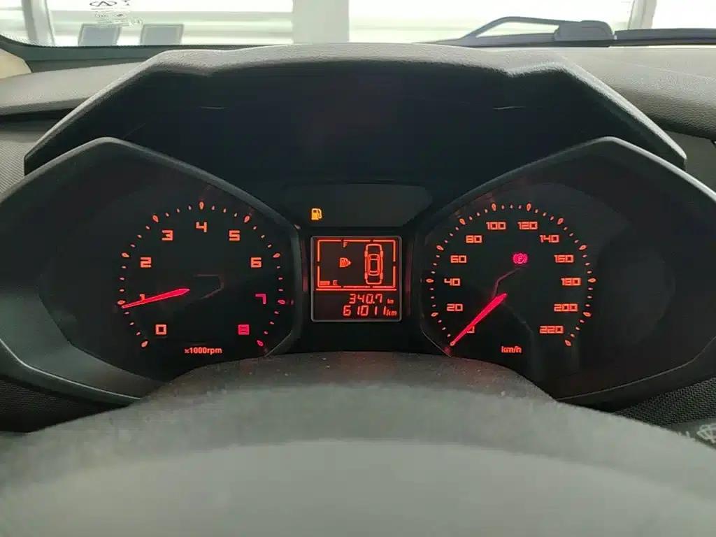 Fengyun 2 2015 1.5L Manual Elite Edition — миниатюра 12