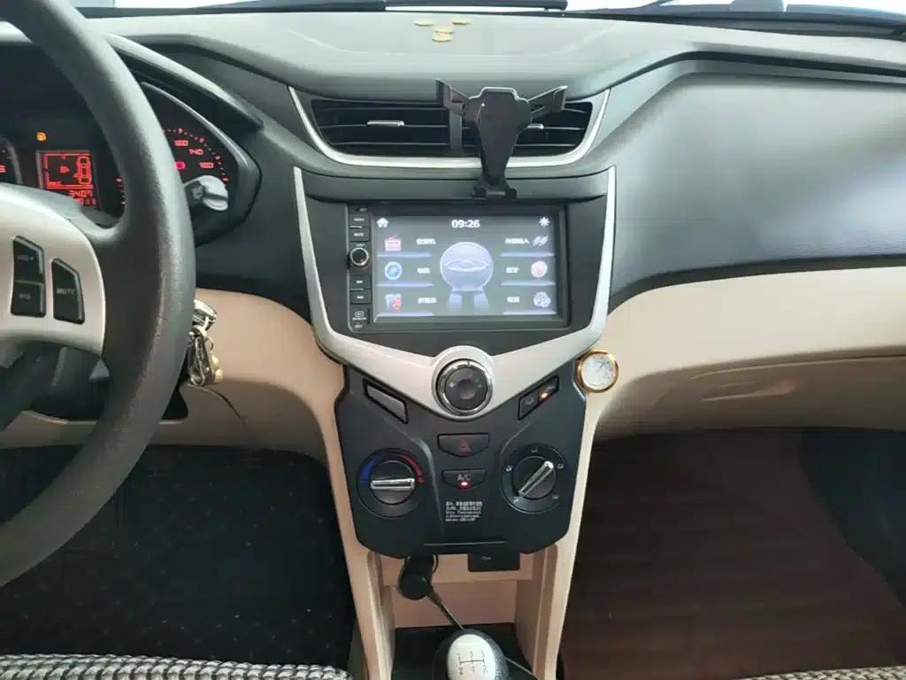 Fengyun 2 2015 1.5L Manual Elite Edition — миниатюра 13