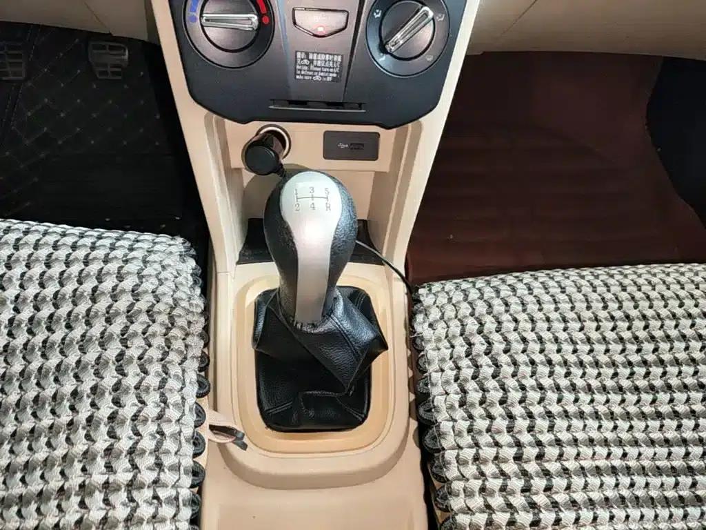 Fengyun 2 2015 1.5L Manual Elite Edition — миниатюра 14