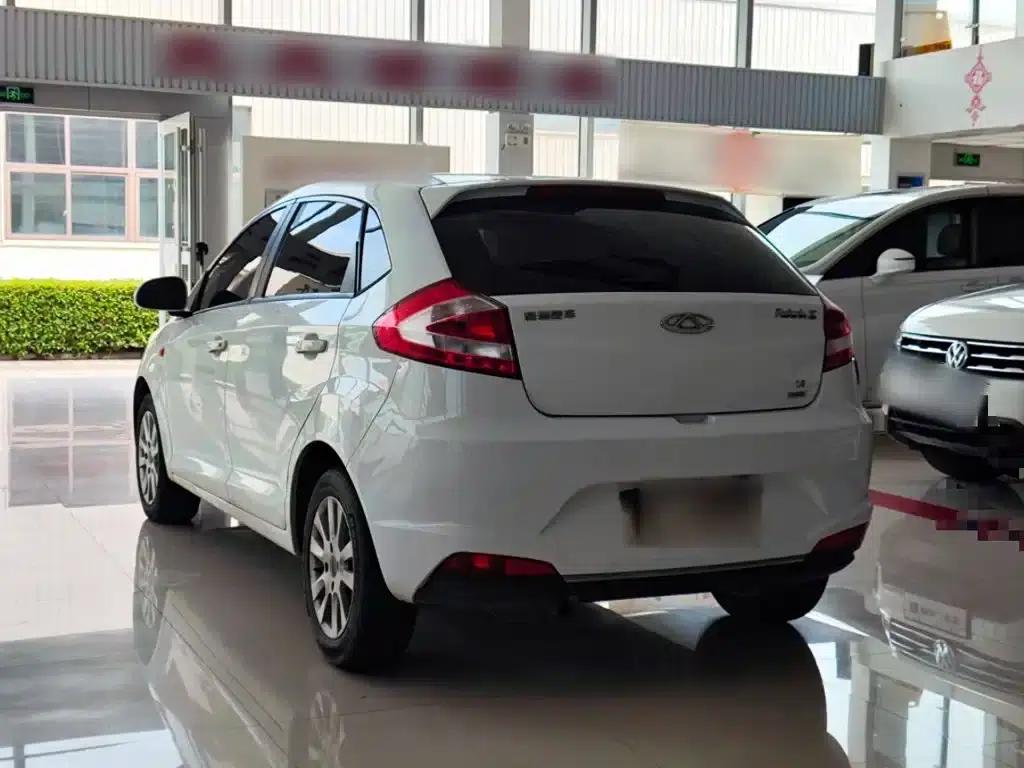 Fengyun 2 2015 1.5L Manual Elite Edition — миниатюра 5