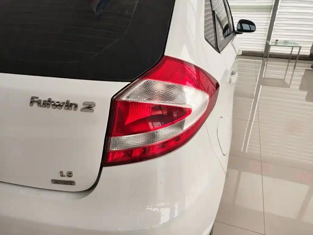Fengyun 2 2015 1.5L Manual Elite Edition — миниатюра 8