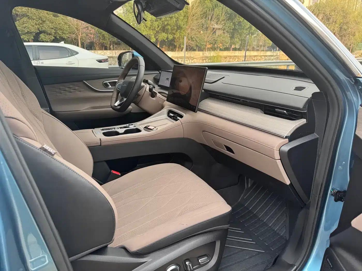 Chery Tiggo 8 PLUS C-DM 2025 1.5T 116km/h Premium 5-seater — миниатюра 11