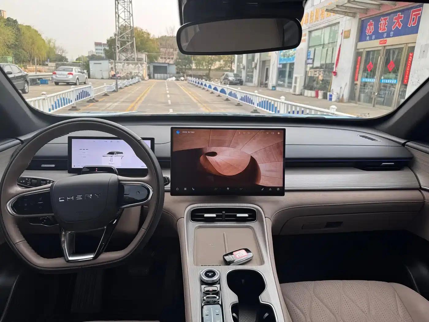 Chery Tiggo 8 PLUS C-DM 2025 1.5T 116km/h Premium 5-seater — миниатюра 16