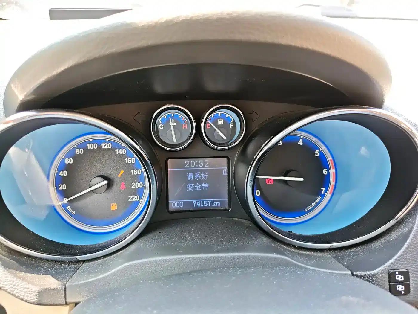 Chery E3 2013 1.5L Manual Fashion Edition — миниатюра 15