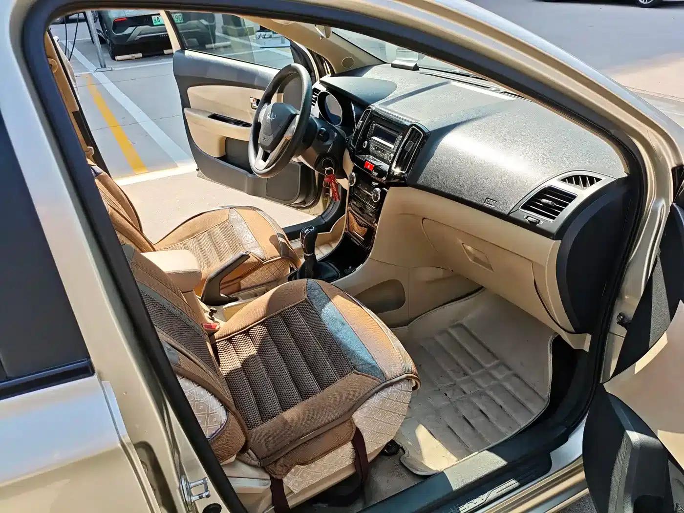 Chery E3 2013 1.5L Manual Fashion Edition — миниатюра 10