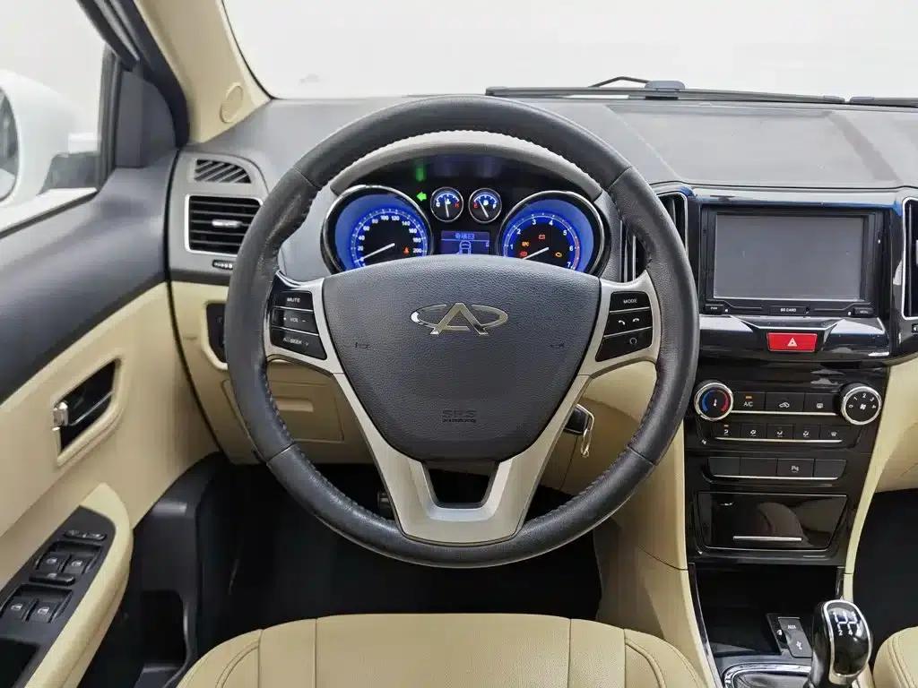 Chery E3 2013 1.5L Manual Smart Edition — миниатюра 11
