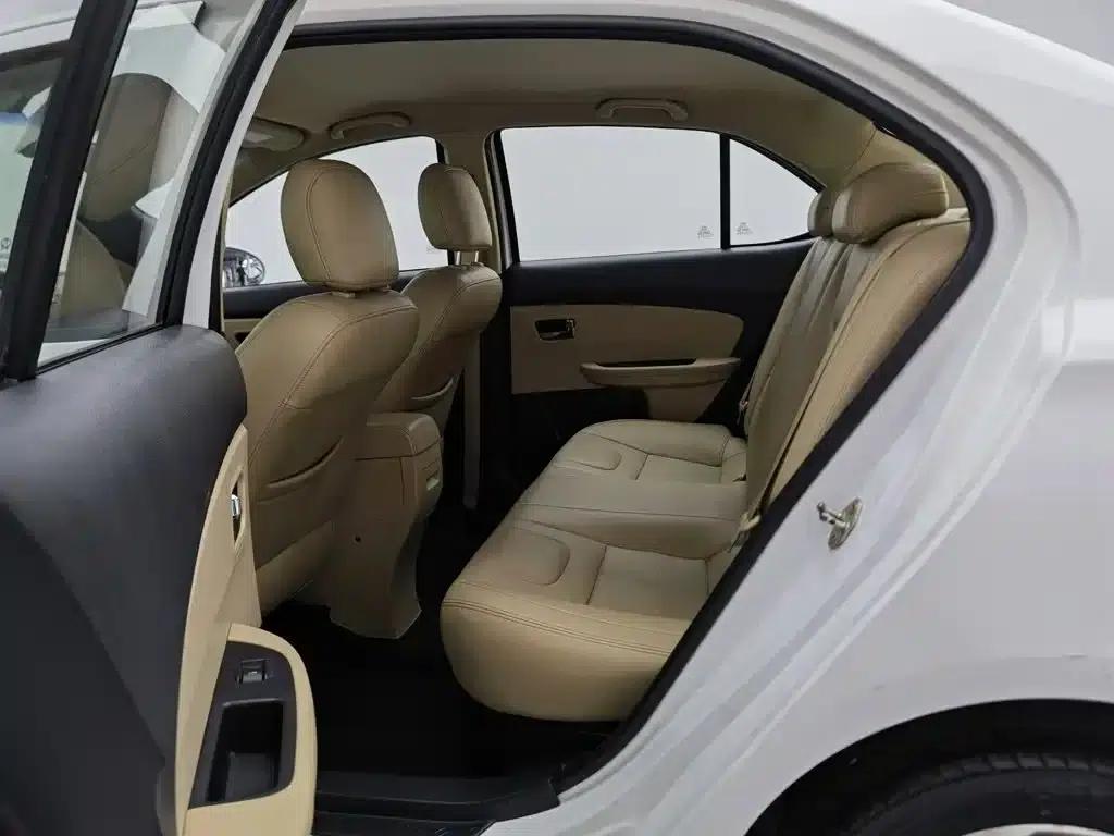 Chery E3 2013 1.5L Manual Smart Edition — миниатюра 15