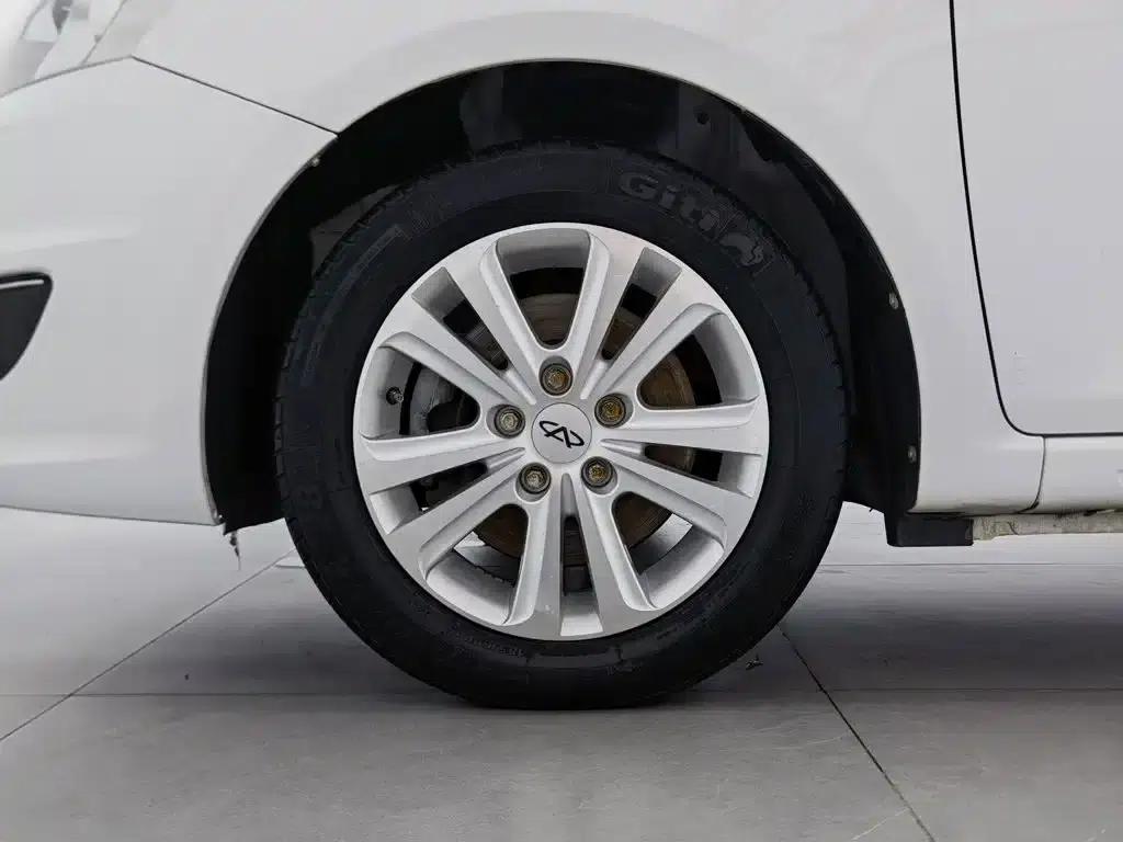 Chery E3 2013 1.5L Manual Smart Edition — миниатюра 17