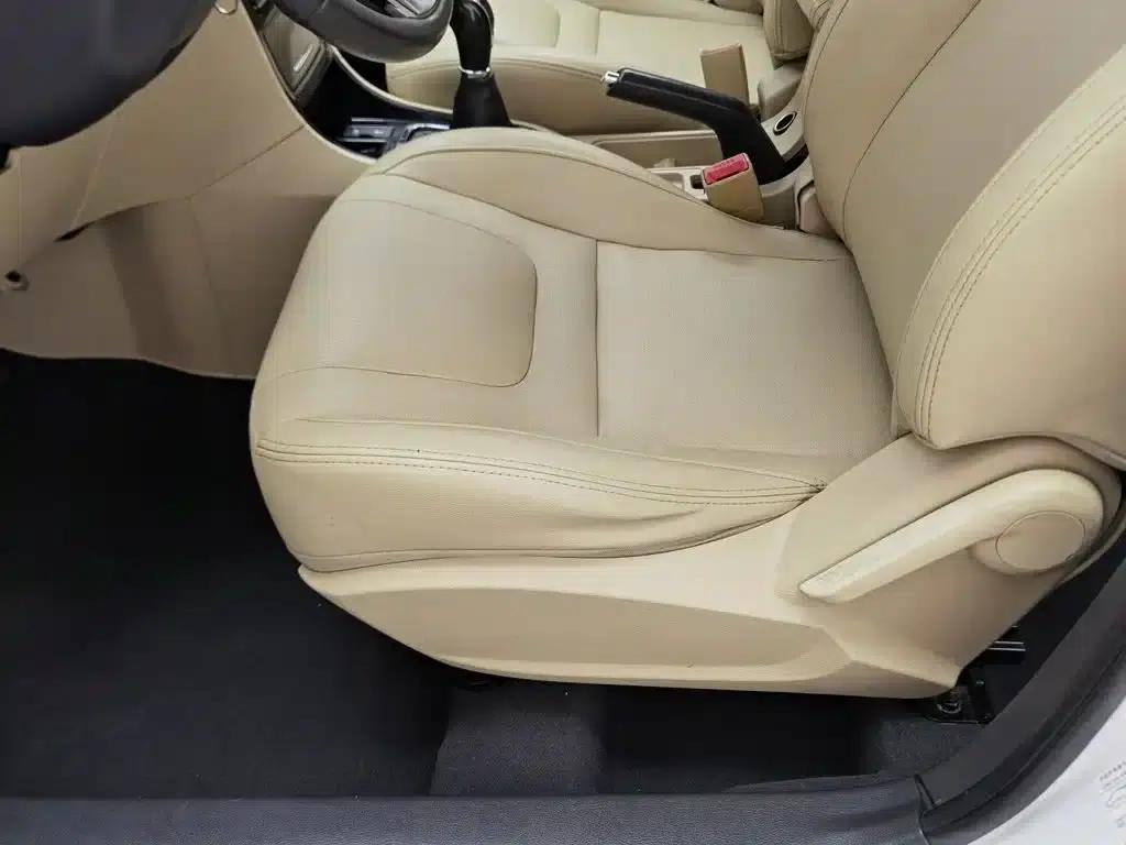 Chery E3 2013 1.5L Manual Smart Edition — миниатюра 20