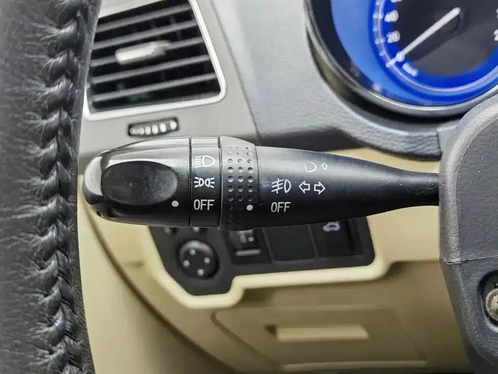 Chery E3 2013 1.5L Manual Smart Edition — миниатюра 21