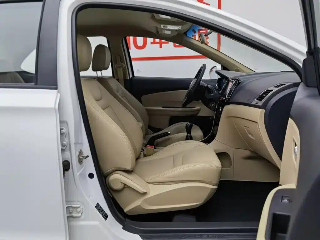 Chery E3 2013 1.5L Manual Smart Edition — миниатюра 23