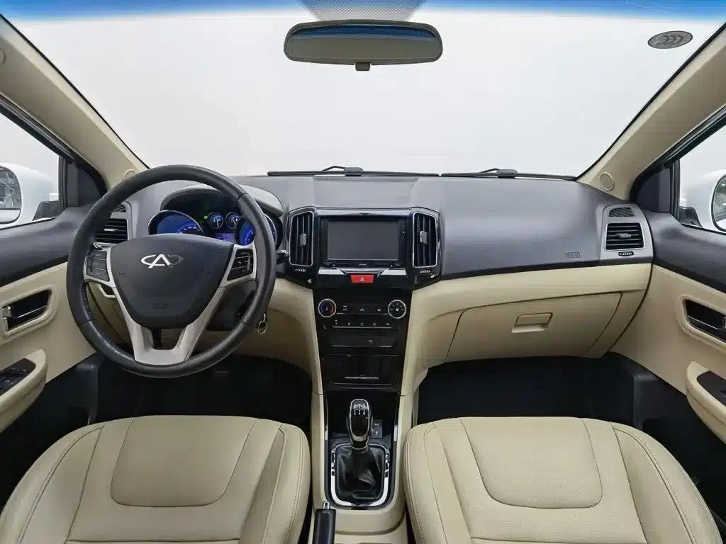 Chery E3 2013 1.5L Manual Smart Edition — миниатюра 5