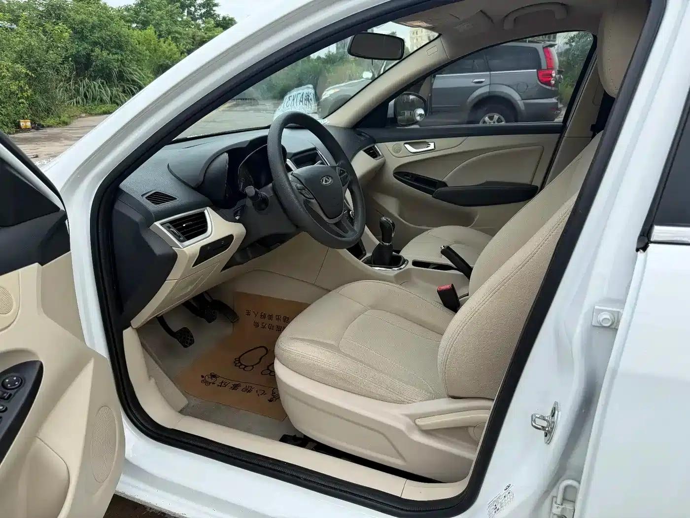 Chery Arrizo 7 2015 1.6L Manual Elite Edition — миниатюра 4