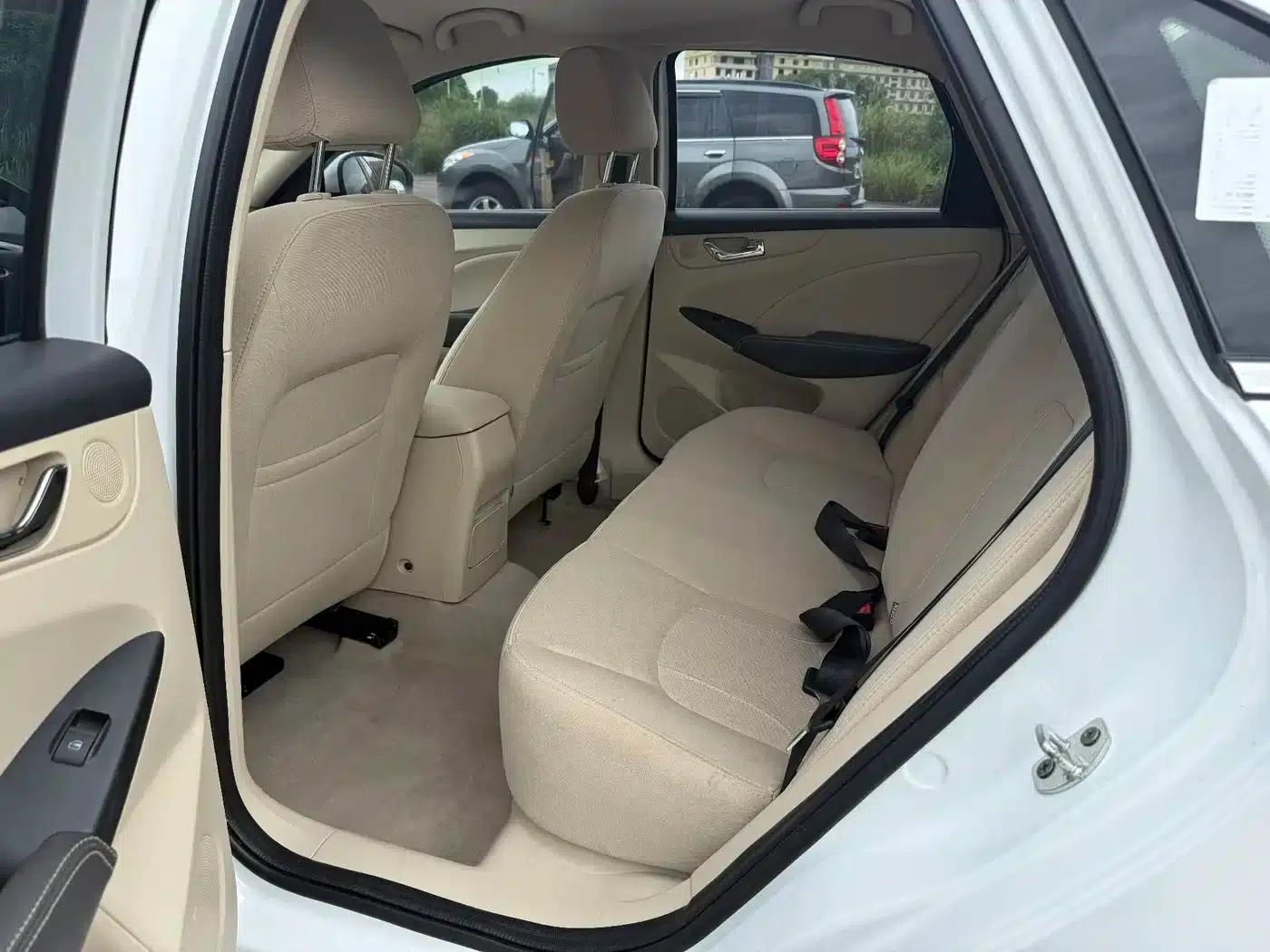 Chery Arrizo 7 2015 1.6L Manual Elite Edition — миниатюра 5