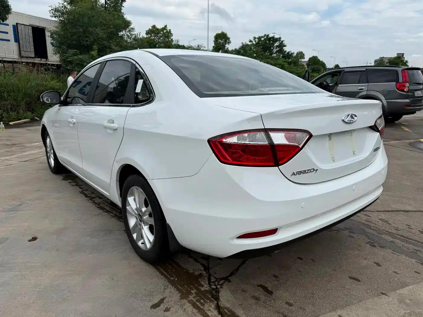 Chery Arrizo 7 2015 1.6L Manual Elite Edition — миниатюра 6