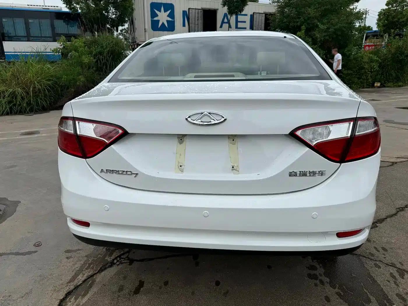 Chery Arrizo 7 2015 1.6L Manual Elite Edition — миниатюра 7