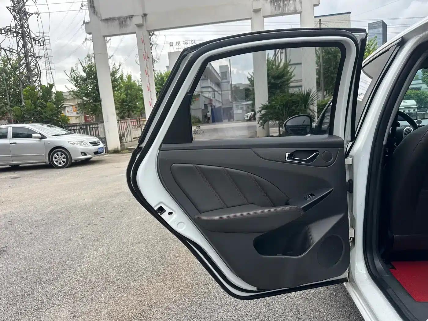 Chery Arrizo 7 2016 1.6L CVT Premium Edition — миниатюра 11