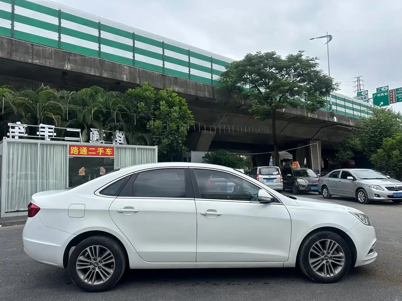 Chery Arrizo 7 2016 1.6L CVT Premium Edition — миниатюра 4