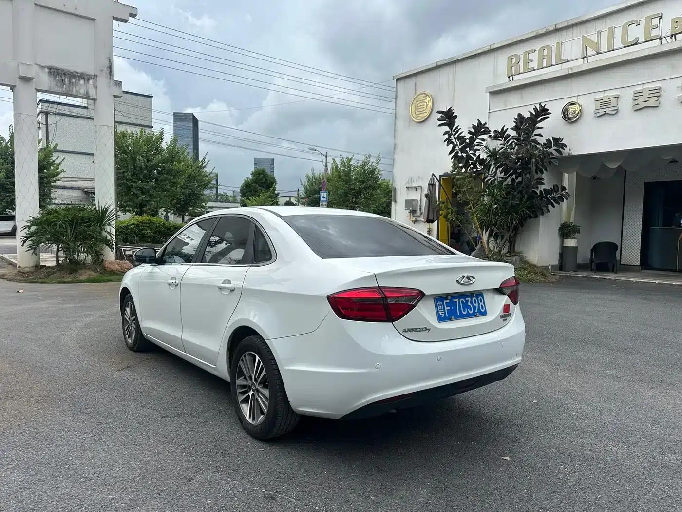 Chery Arrizo 7 2016 1.6L CVT Premium Edition — миниатюра 7