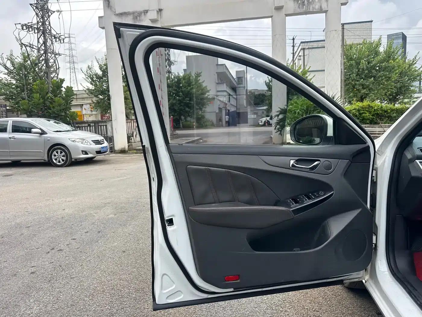 Chery Arrizo 7 2016 1.6L CVT Premium Edition — миниатюра 9