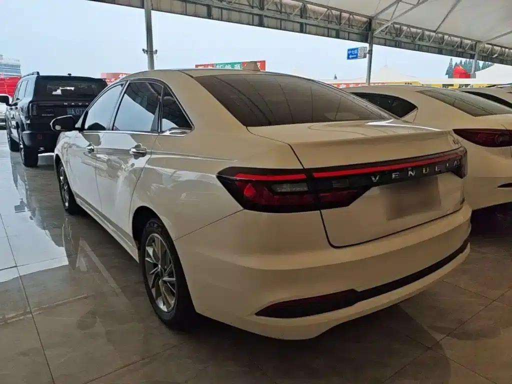 Venucia D60 2021 PLUS 1.6L XL CVT Elite Edition — миниатюра 5