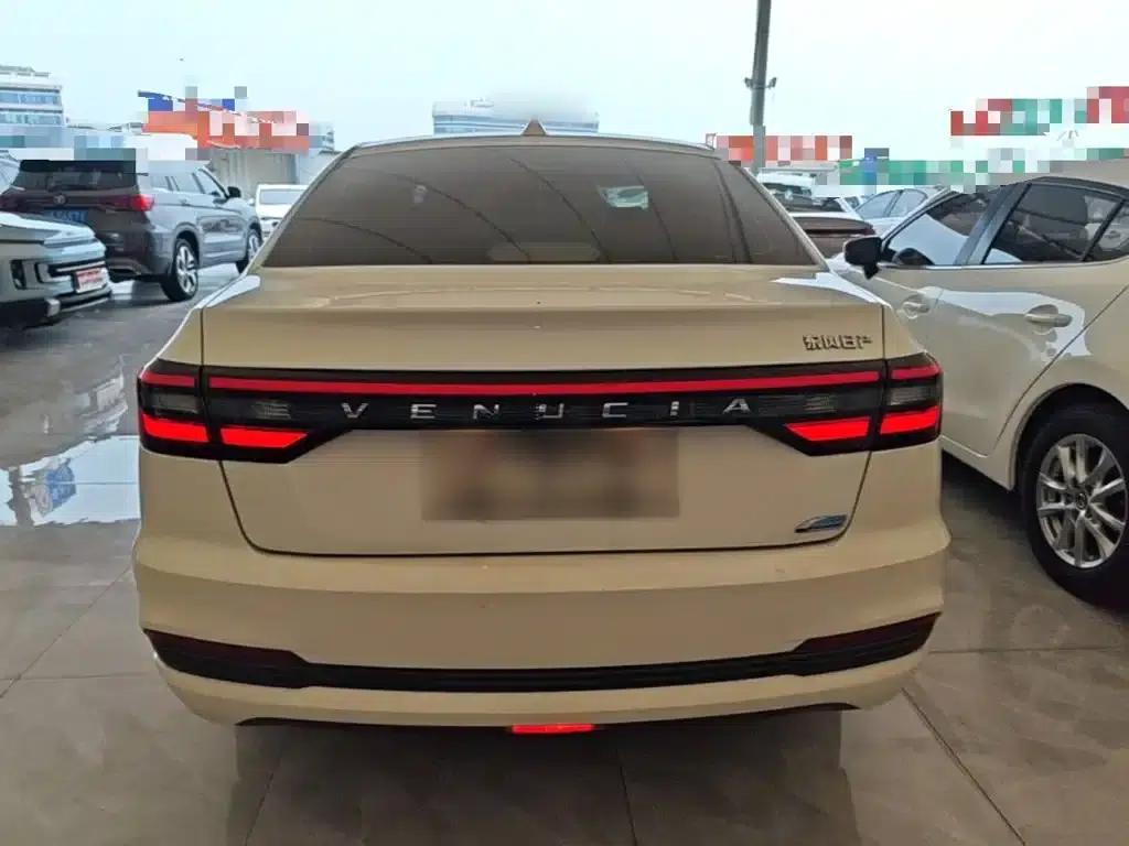 Venucia D60 2021 PLUS 1.6L XL CVT Elite Edition — миниатюра 6