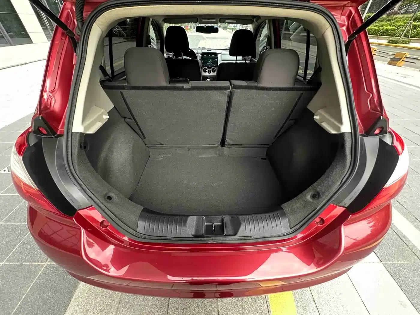 Venucia R50 2016 1.6L Automatic Elite Edition — миниатюра 15
