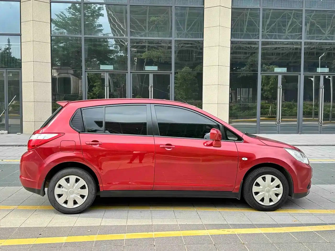 Venucia R50 2016 1.6L Automatic Elite Edition — миниатюра 5
