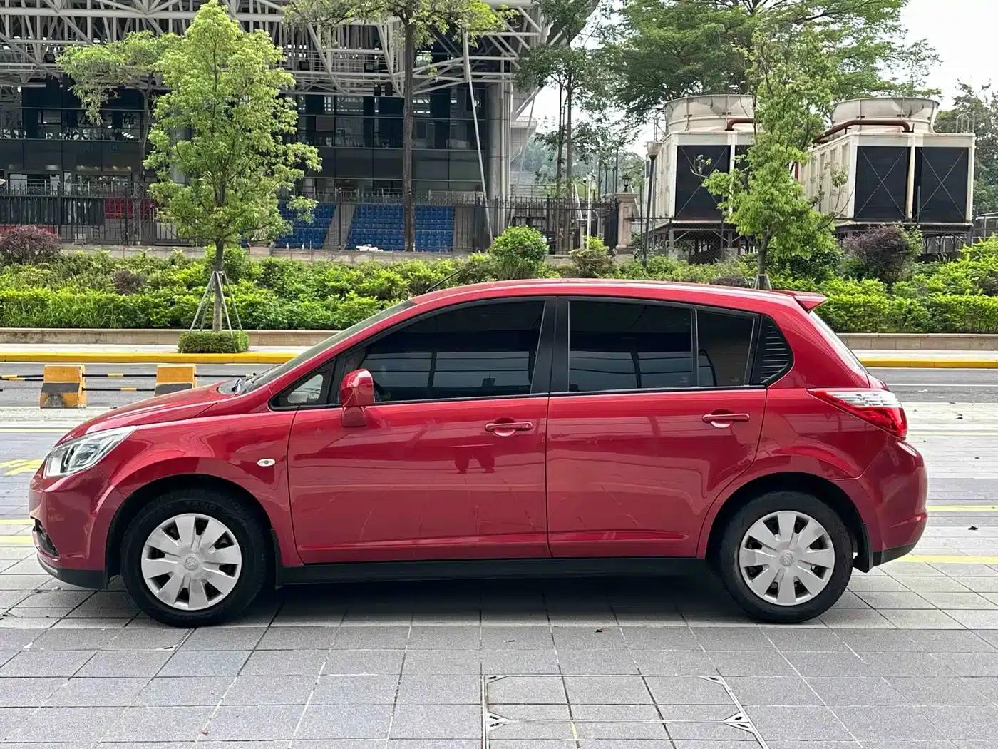 Venucia R50 2016 1.6L Automatic Elite Edition — миниатюра 6