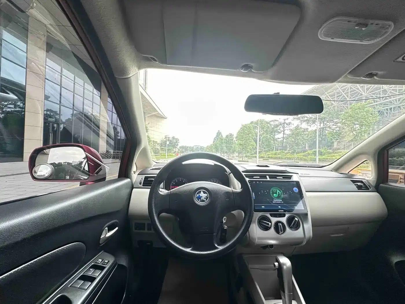 Venucia R50 2016 1.6L Automatic Elite Edition — миниатюра 10