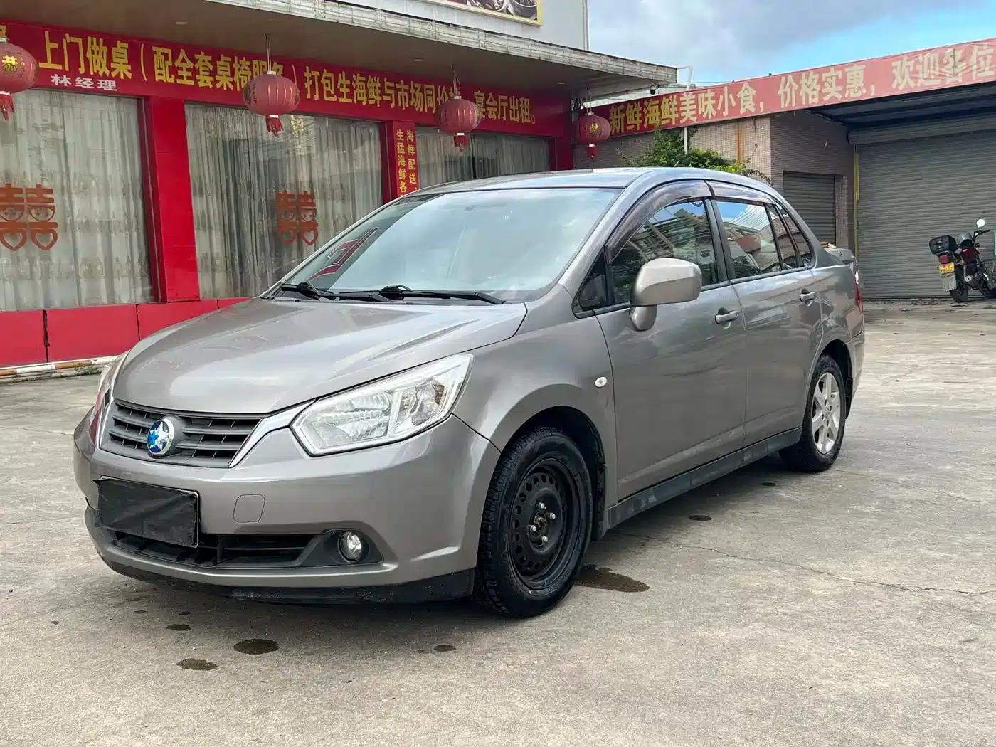 Venucia D50 2013 1.6L Manual Deluxe Edition — миниатюра 1