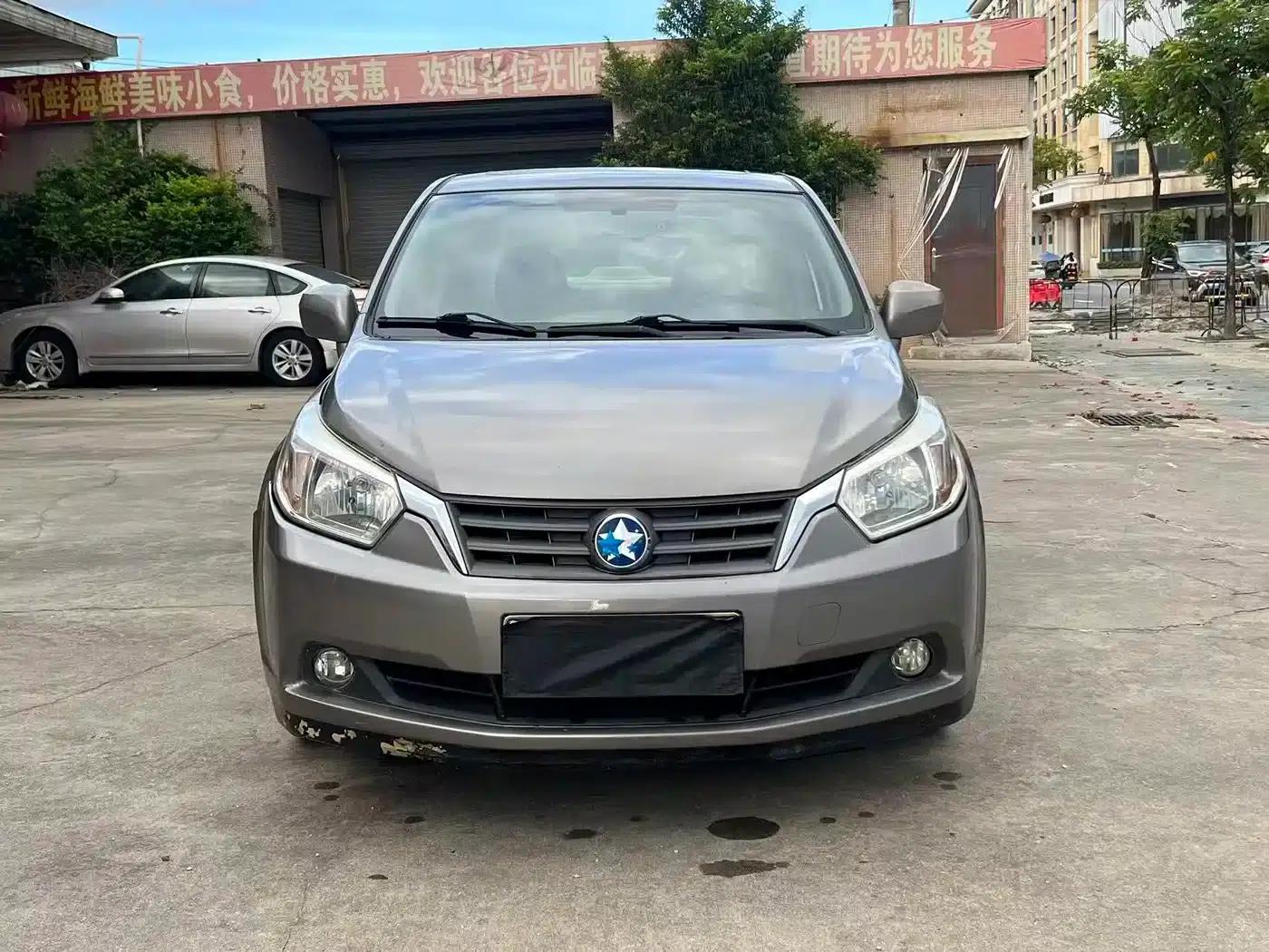 Venucia D50 2013 1.6L Manual Deluxe Edition — миниатюра 3