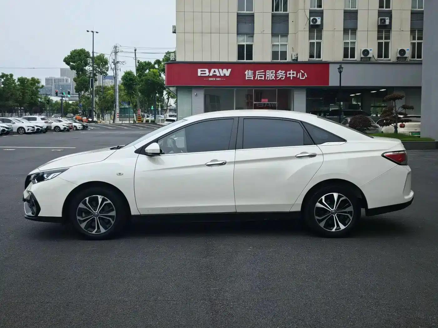 Venucia D60EV 2022 Standard Range Comfort Edition — миниатюра 3