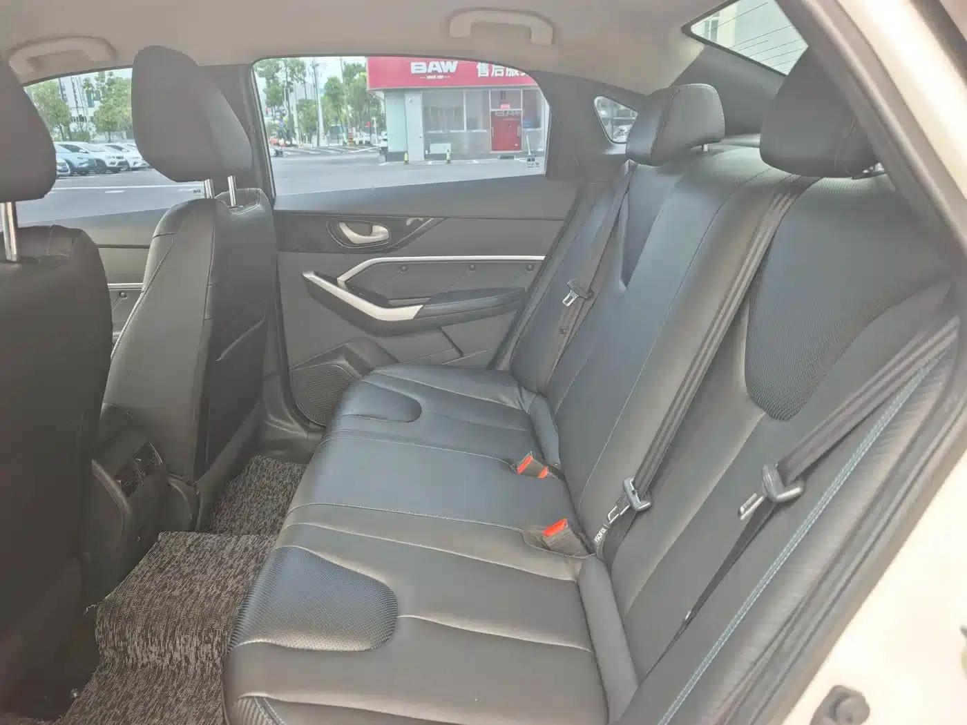 Venucia D60EV 2022 Standard Range Comfort Edition — миниатюра 7