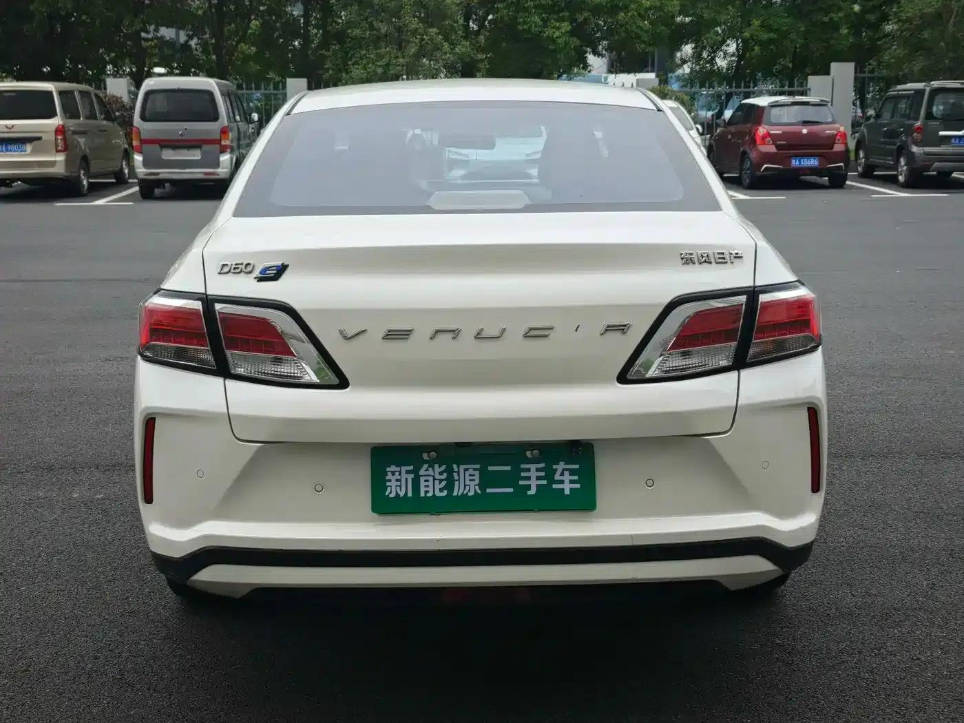 Venucia D60EV 2022 Standard Range Comfort Edition — миниатюра 9